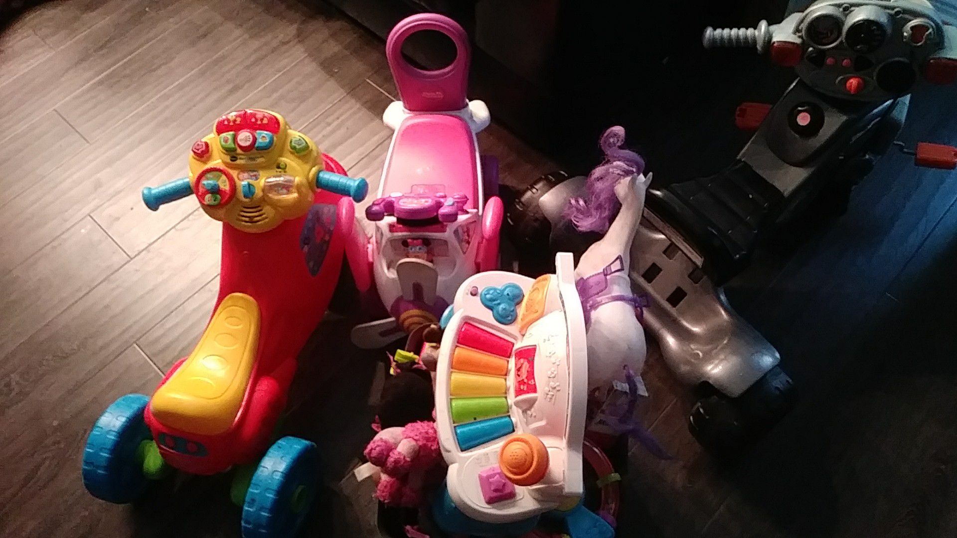 Toddlers toys and rides