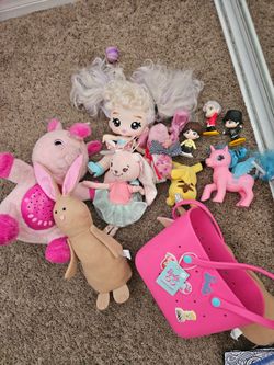 Plushies/toys