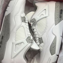 Air Jordan Retro 4 White Oreo Size 12 