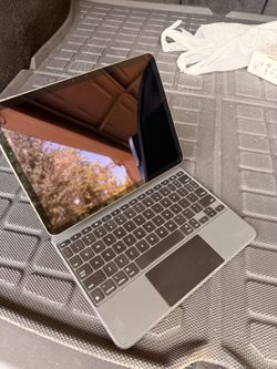 Selling Apple iPad Air 11-inch (M4) + Magic Keyboard Bundle