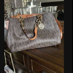 Authentic Micheal Kors 