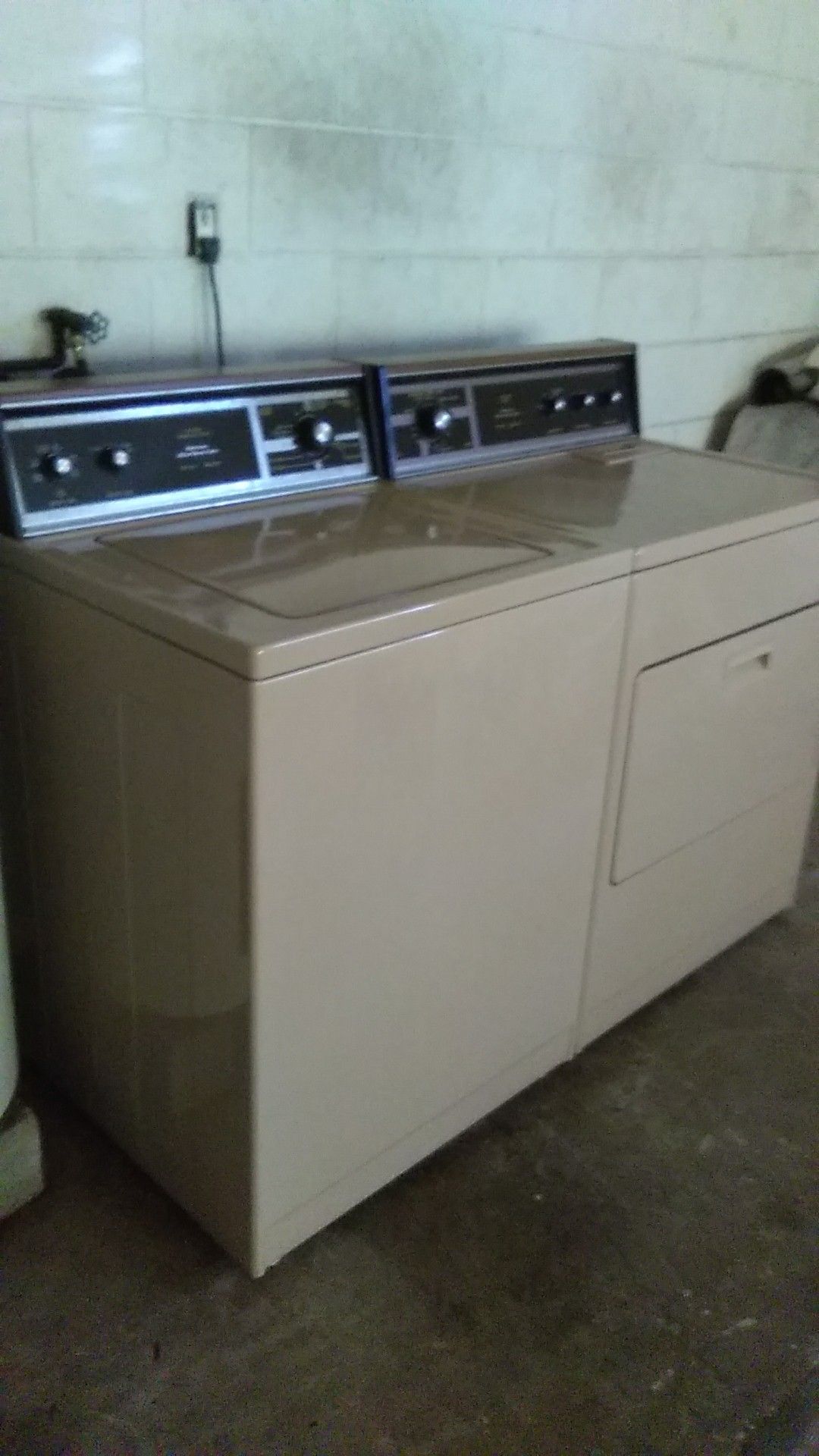 Kenmore Ultra fabric care heavy duty 80 series washer and dryer for sale in Pine Hills both machines are like brand new and work like brand new