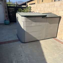 Rubbermaid Shed  60 X79x54