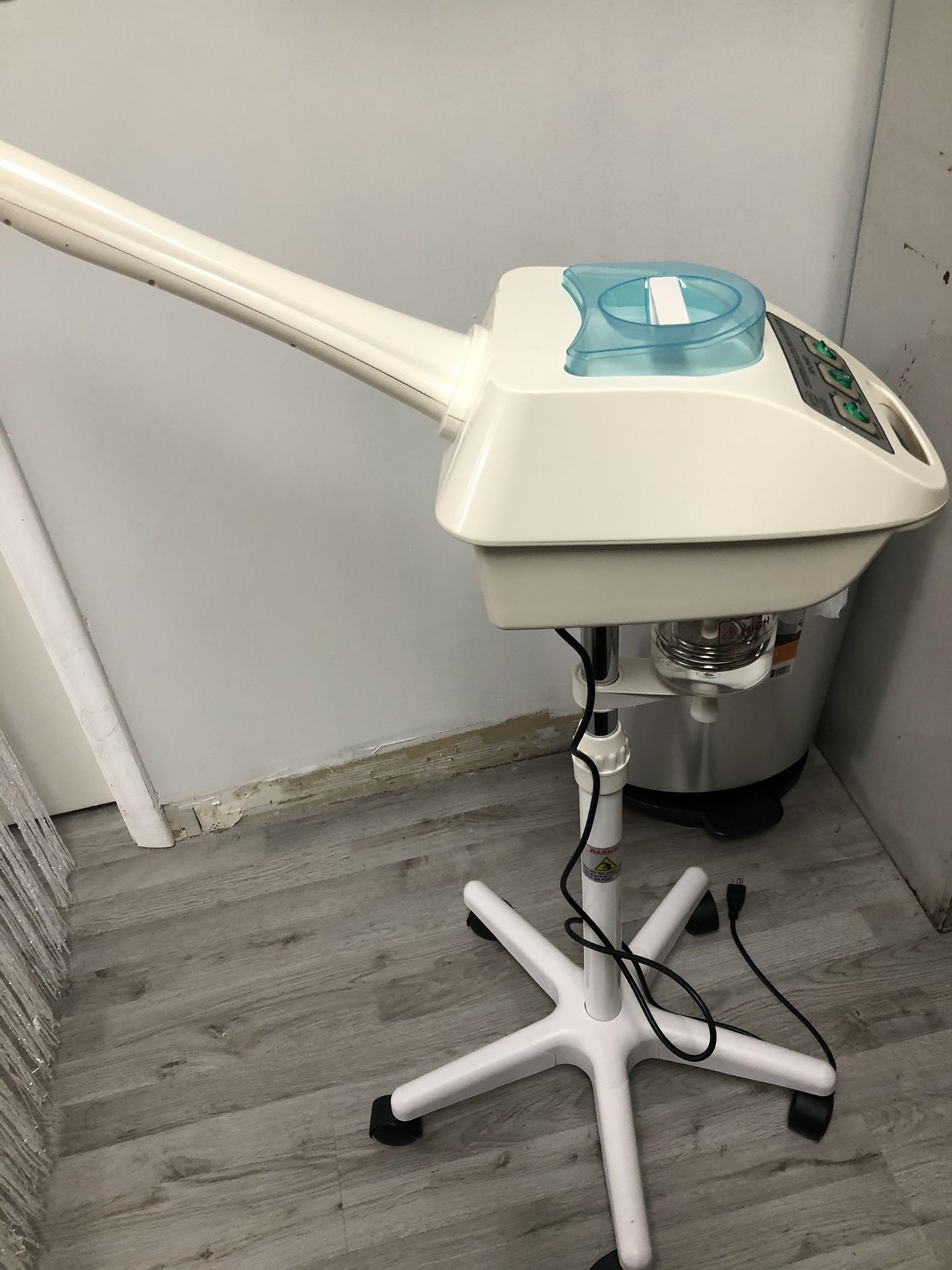 Facial steamer!!!!!! New!!