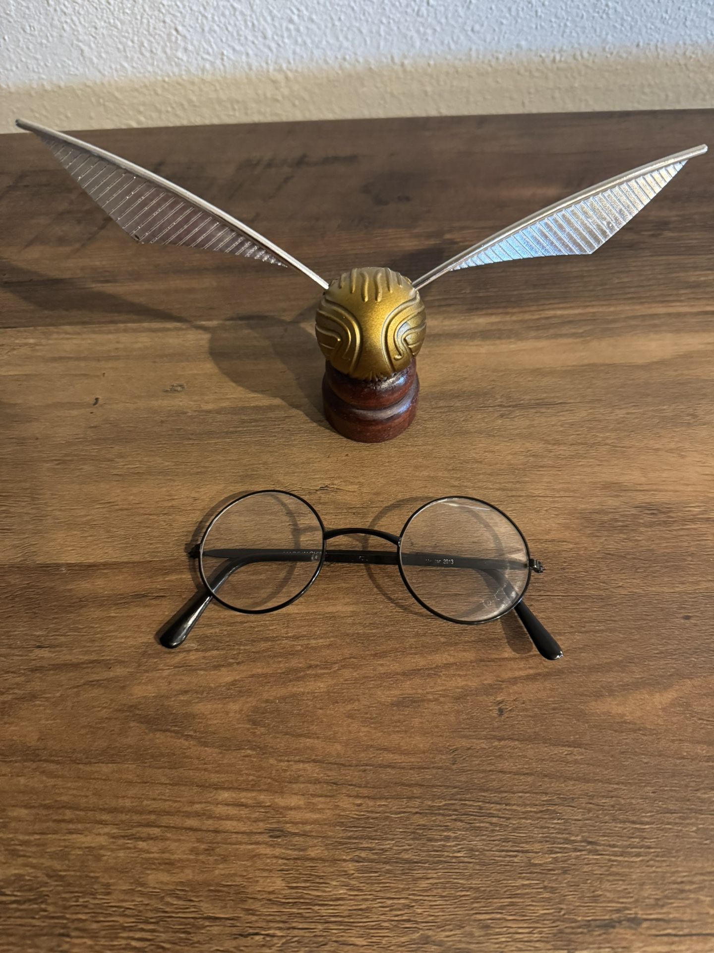 Harry Potter Flying Snitch And Glasses