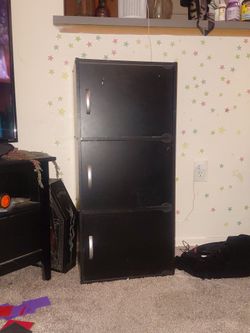 3 door cabinet