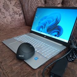 Laptop HP-15-dy0701ds-8gb Ram-128gb HD SSD-Good For Stud-ents.
