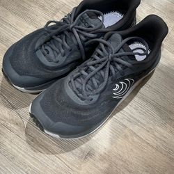 Topo Athletic Shoe