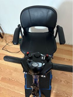 Mobility scooter