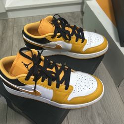 Jordan 1 Low Taxi Gs