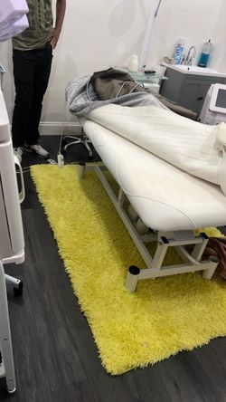 Professional Esthetician Treatment Bed, Storage Cabinet & Magnifying Lamp Set