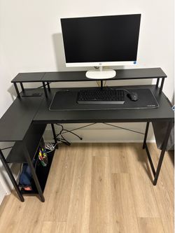 Gaming desk