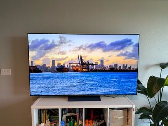 LG 77” OLED evo C3 4K Smart TV (OLED77C3PUA) – Like New – Magic Remote Included