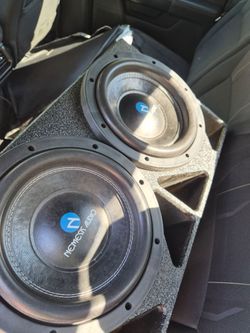 Nemesis 10 inch subs with pro box and 1500watt amp