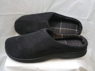Z FEET MEN'S MEMORY FOAM SLIPPERS (SIZE LARGE 11-12)