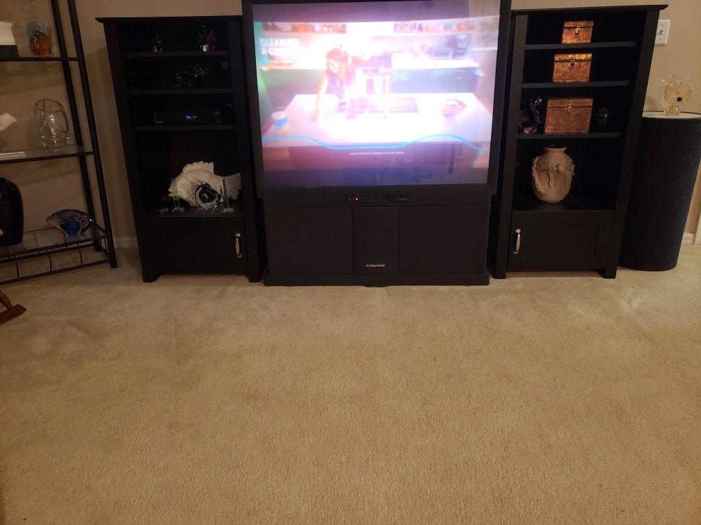 Projection T V