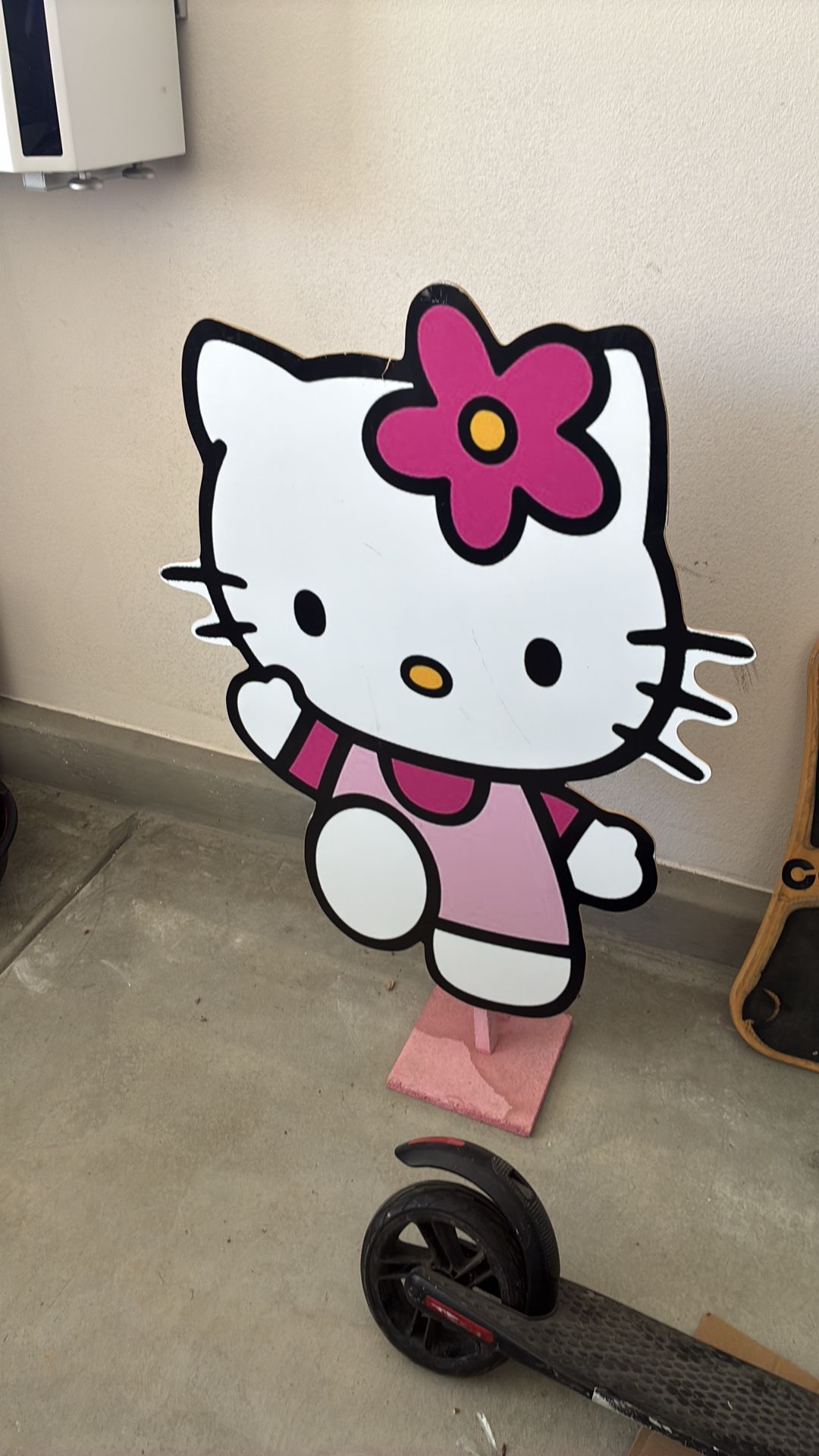 hello Kitty, cut out