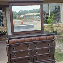 DRESSER WITH MIRROR 