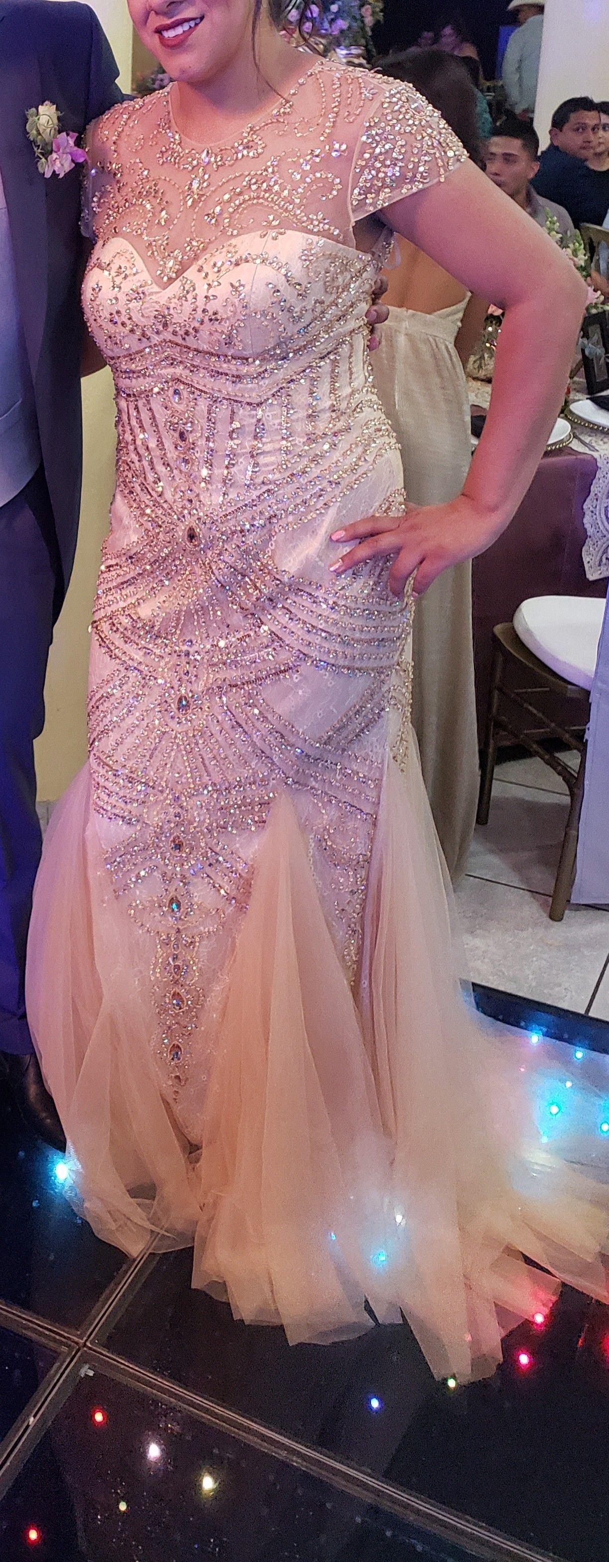 Beautiful gold dress ๐