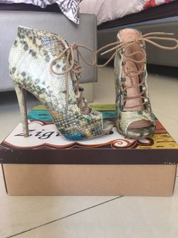 Brand new in box Zigi Soho Shoes size 6