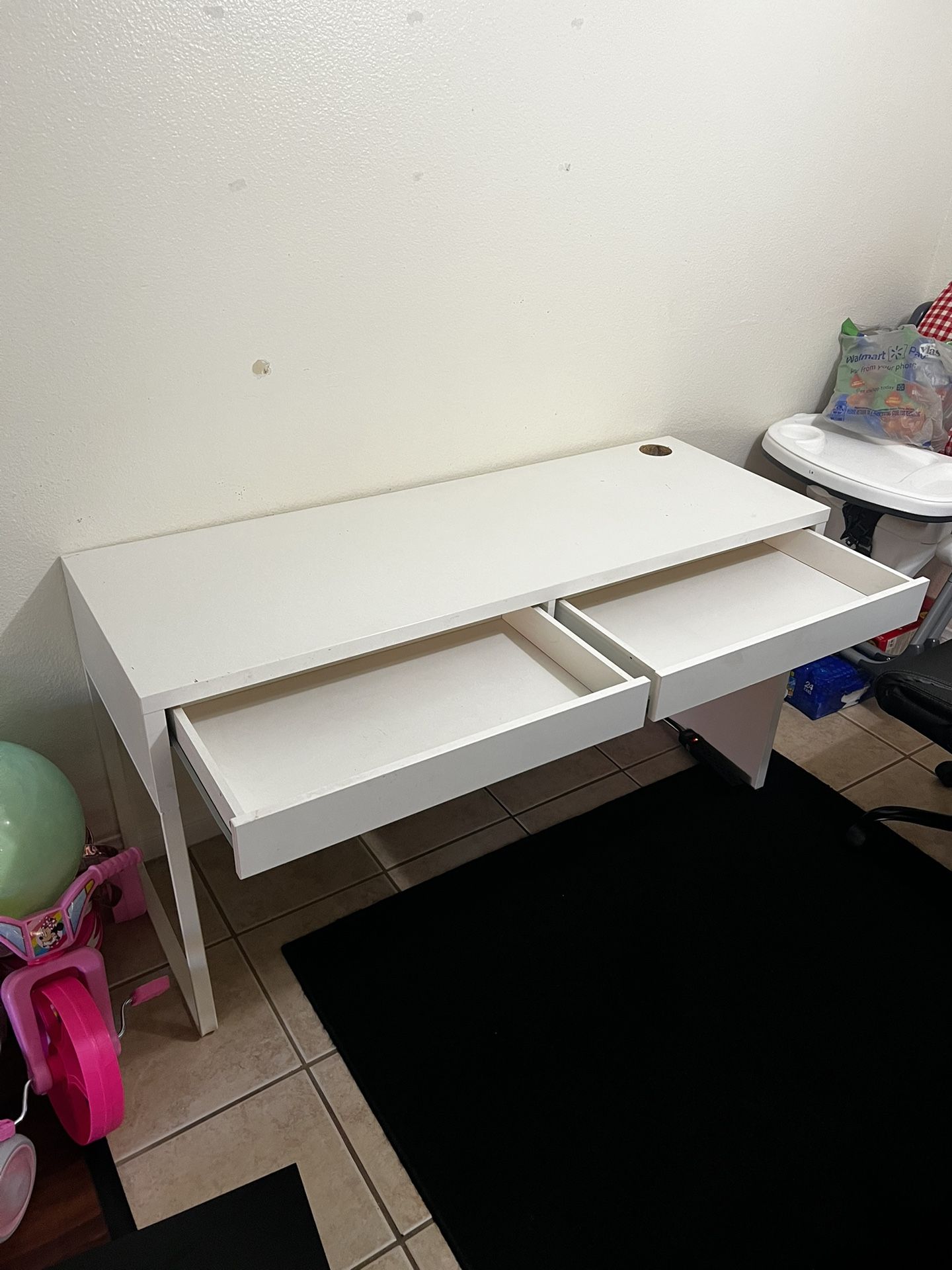 WHITE IKEA DESK