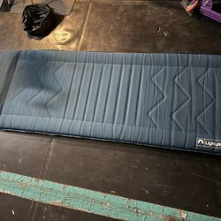 AIR MATTRESS FOR CAMPING — LIGHTSPEED AIR MATTRESS — WILL NEGOTIATE PRICE 