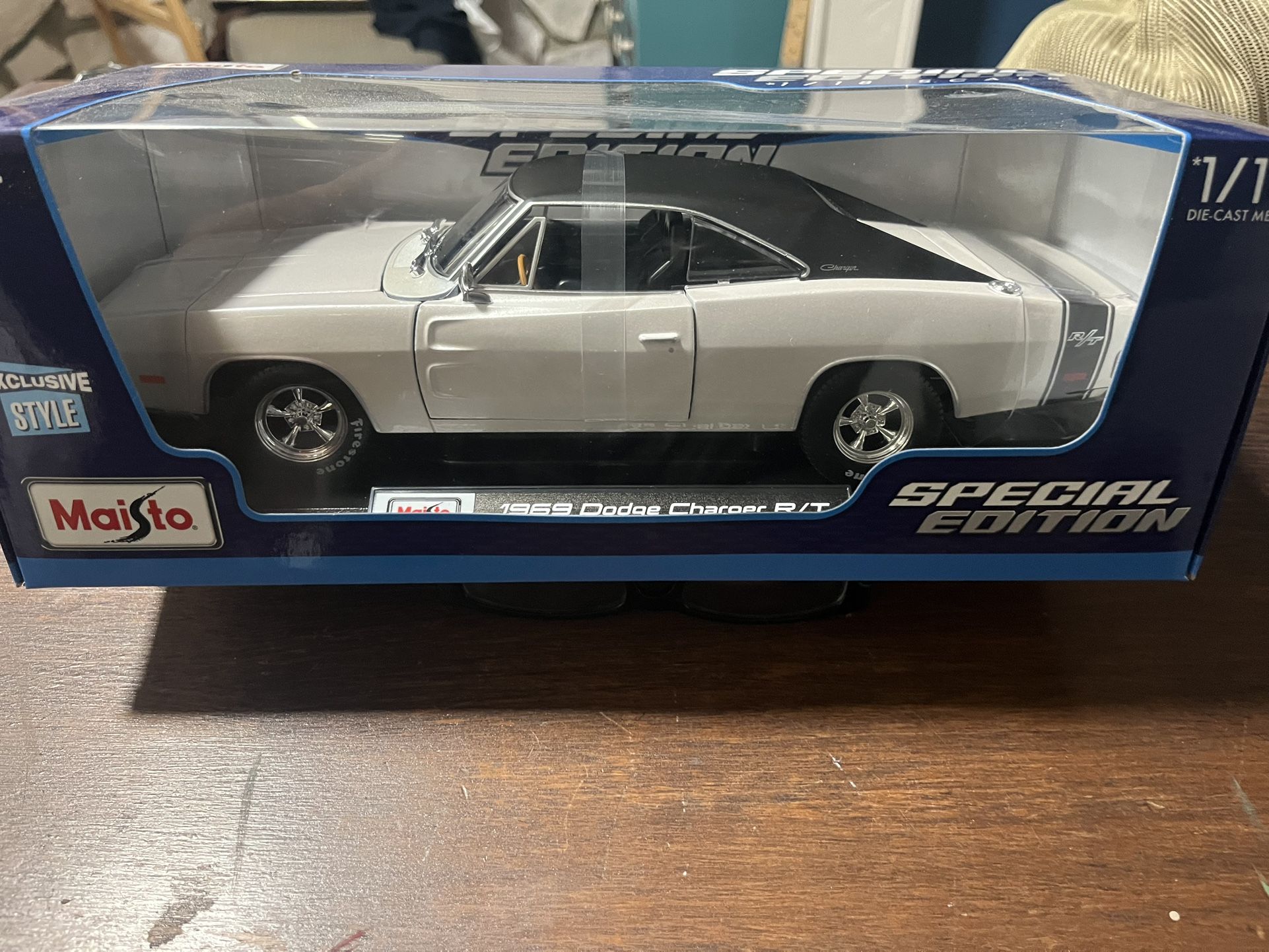 1:18 Scale Dodge Charger R/T