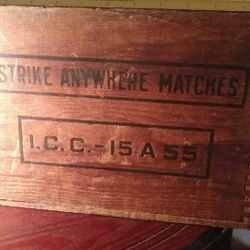Dovetail wooden crate