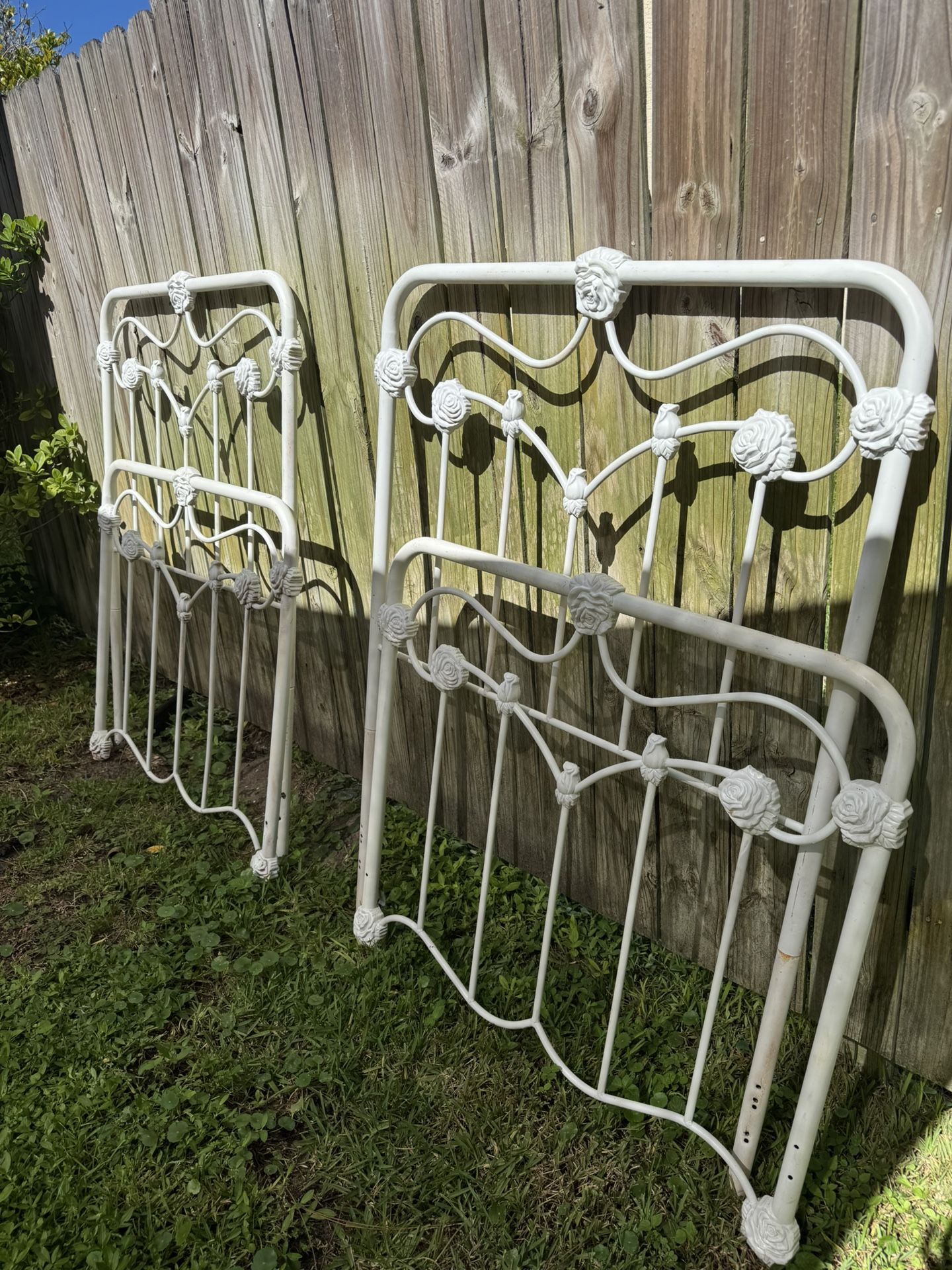 French Country Style White Cast Iron Bed Frames 