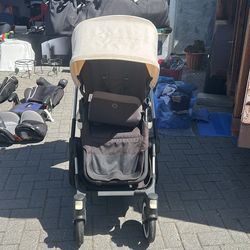 Bugaboo Buffalo Stroller with lots of equipment