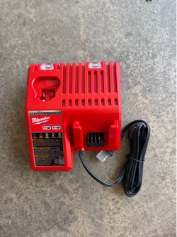 Milwaukee charger m18