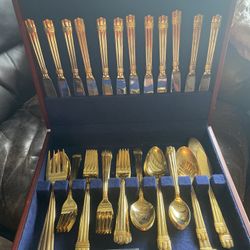 Hampton Silversmith Flat Wear Set 