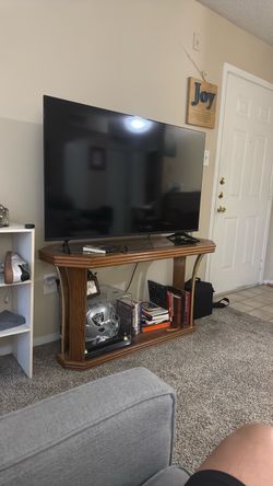 50 inch Samsung TV with Tv stand