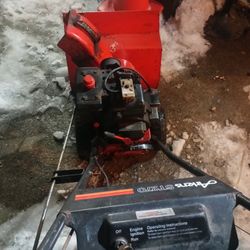 Areins 21" Gas Snowblower. Self Propelled. Easy Start!!!
