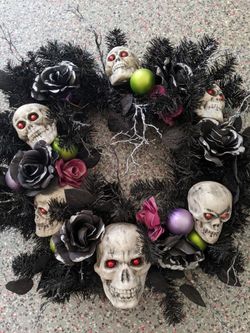 28" Halloween Door Wreath