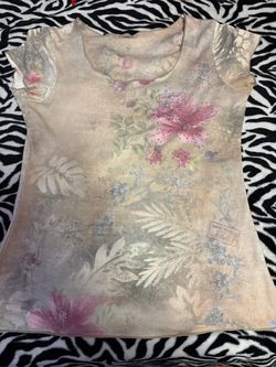 whimsical beige pink floral gem shirt🦄