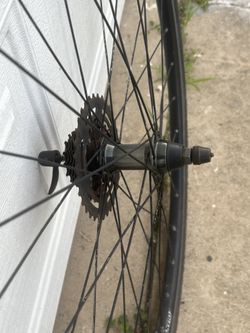 Giant Rear Bicycle Rim With 700x32c Tire, quick release