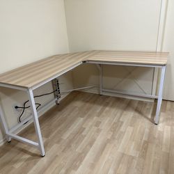 CORNER L SHAPPED DESK