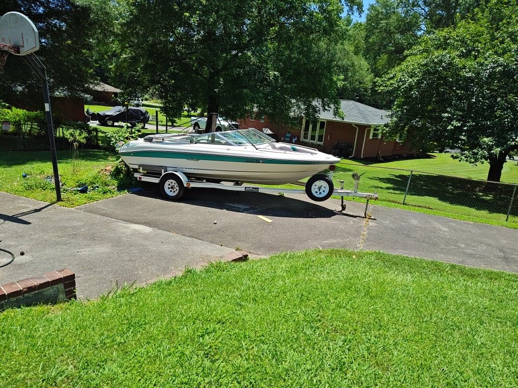 18ft Searay Boat Bowrider