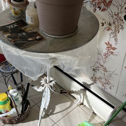 Metal Table/Plant Stand - Vintage