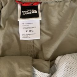Men’s Shorts size 36, 38. North Face& Levi’s 