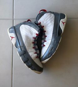 Jordan 9 fire red size 12