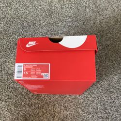 Brand New Women size 9 Free Run 2