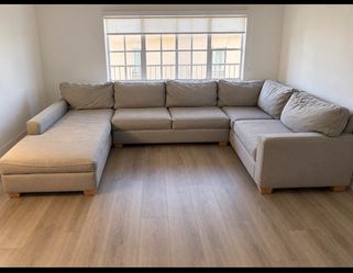 3-Piece sectional couch with chaise