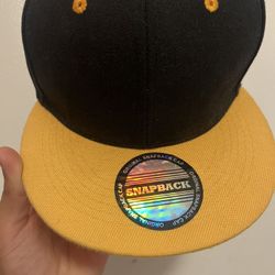 Men’s SnapBack For Sale!!🔥📲✅
