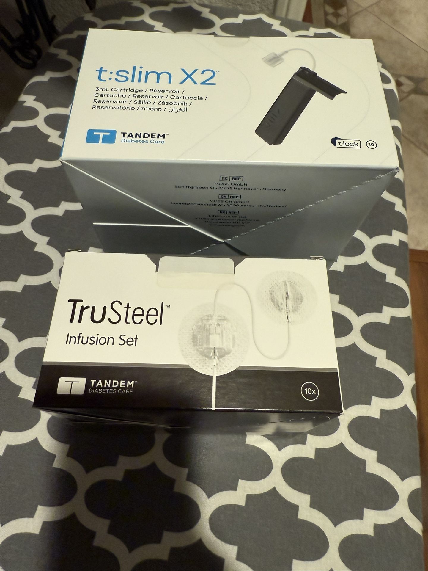 TruSteel Infusion set and Box of Cartridges 