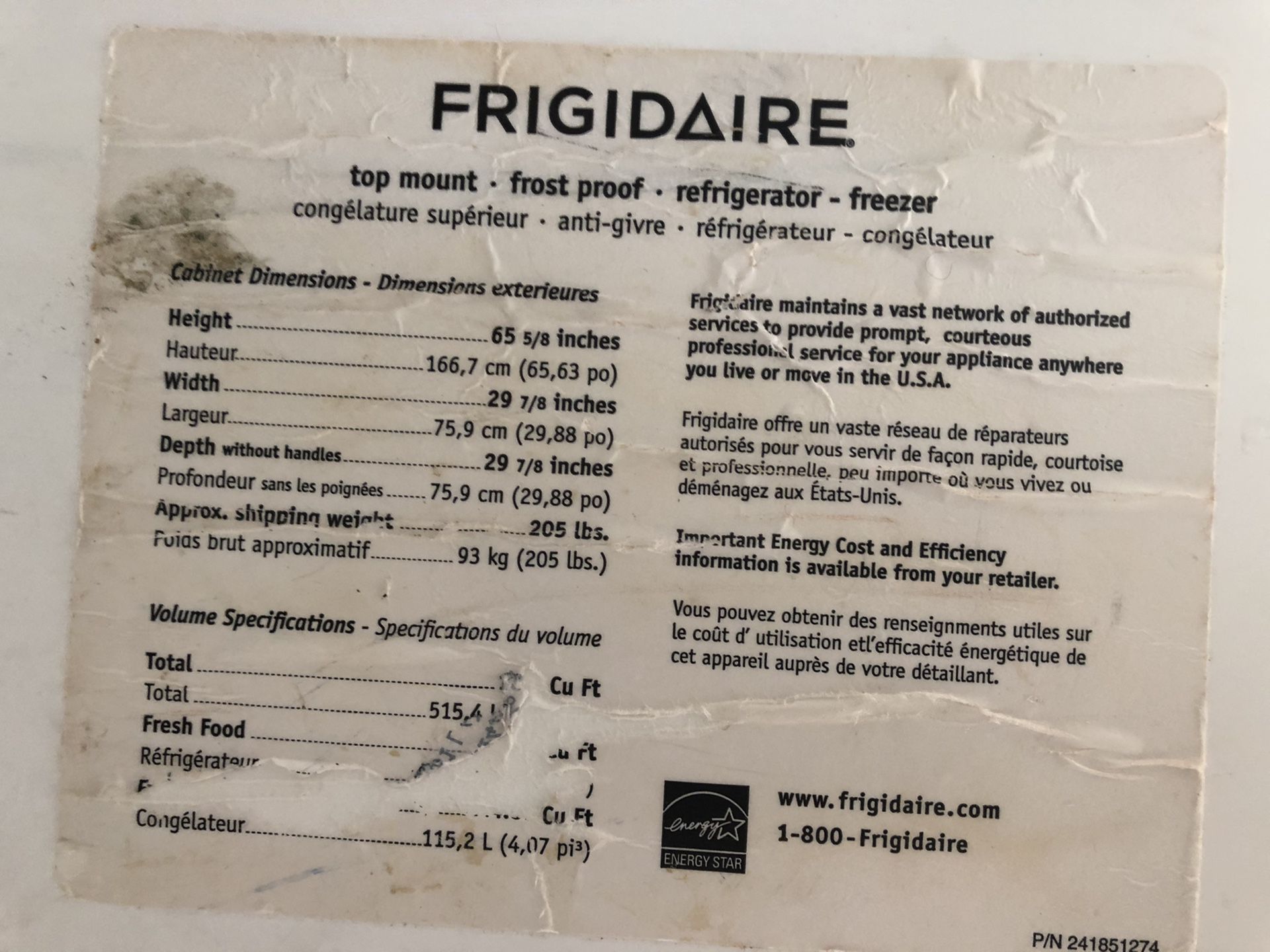 Frigidaire Refrigerator and freezer Works great has a small amount of rust on outside
