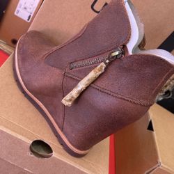 Uggs W Myrna Size 8 Light Brown 