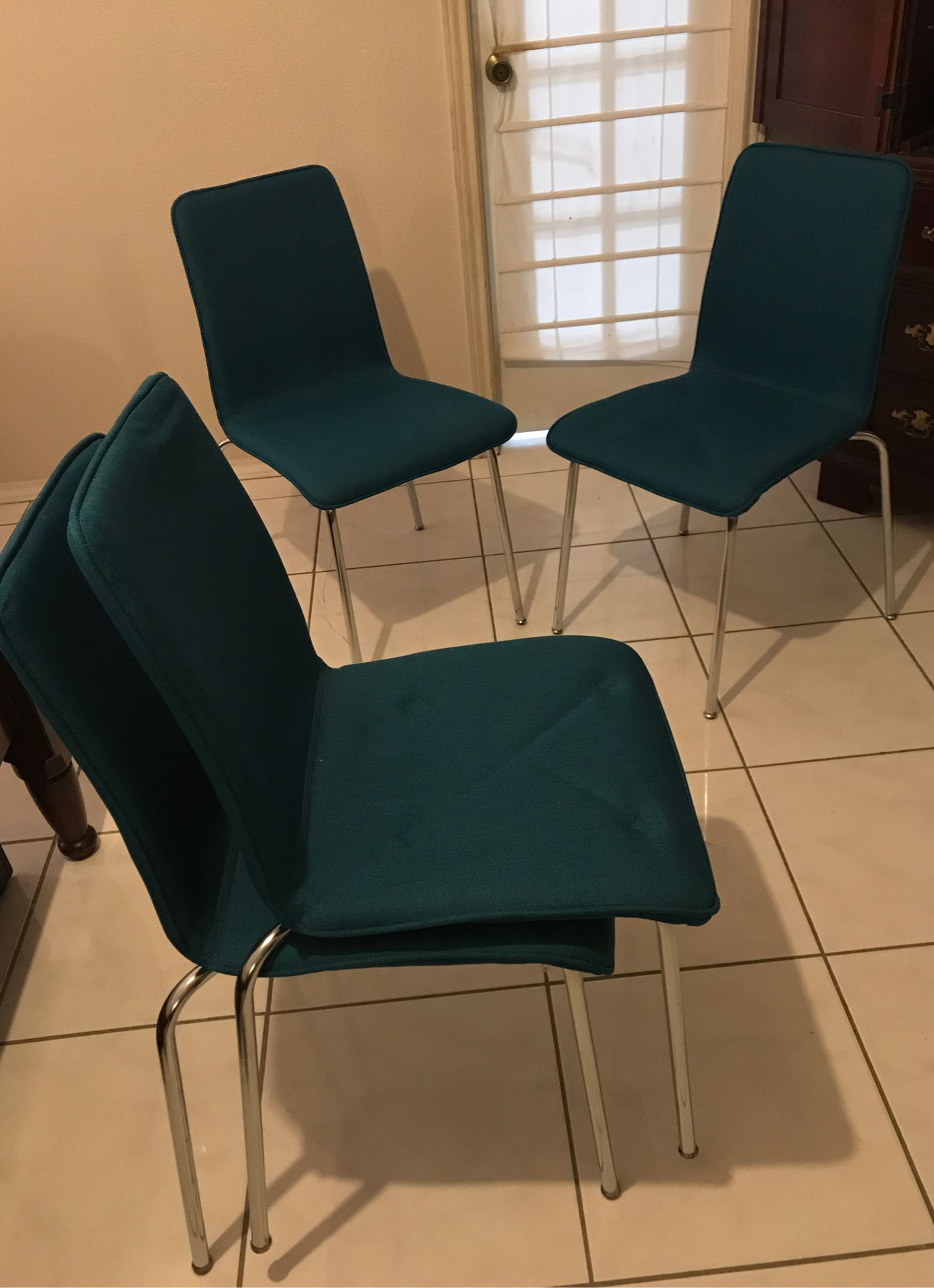 Stackable dining/kitchen table chairs
