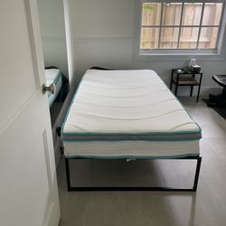 Twin Bed With Memory Foam Hybrid Mattress 